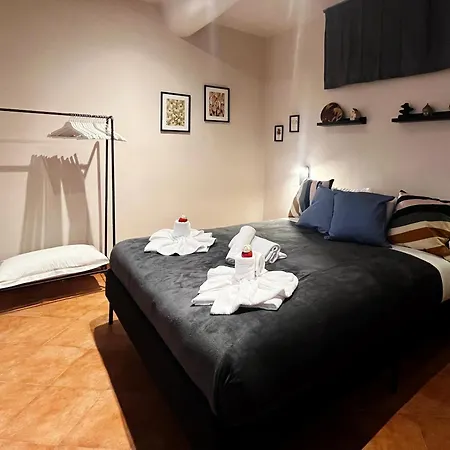 Giano Host - Famagosta * Γένοβα