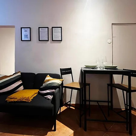 Apartment 5' To The Station - 1g Wi-fi - Self Check-in Genoa