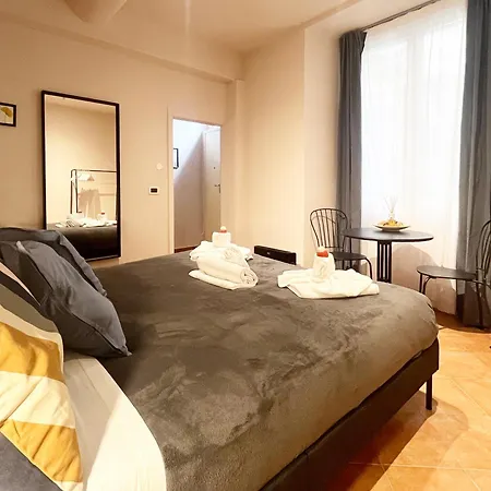 5' To The Station - 1g Wi-fi - Self Check-in Apartment