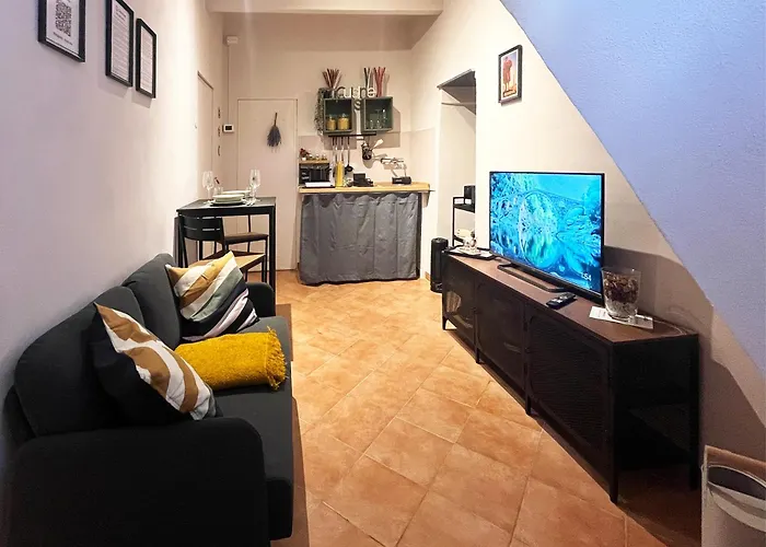 Giano Host - Famagosta